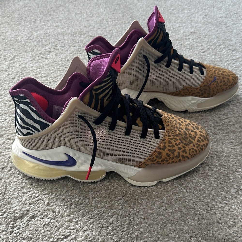 Nike Lebron XIX 19 Low Safari Animal Basketball Shoes Mens Sz 8